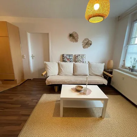 Unter Den Linden Halbe