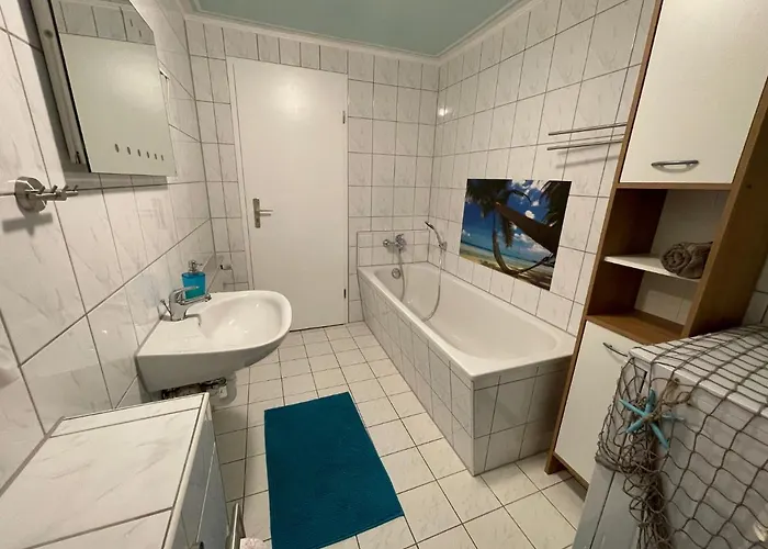 Unter Den Linden هالبي