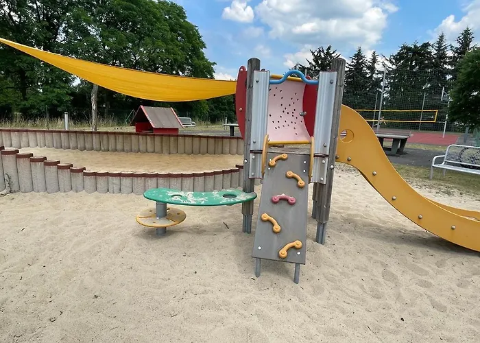 Unter Den Linden هالبي